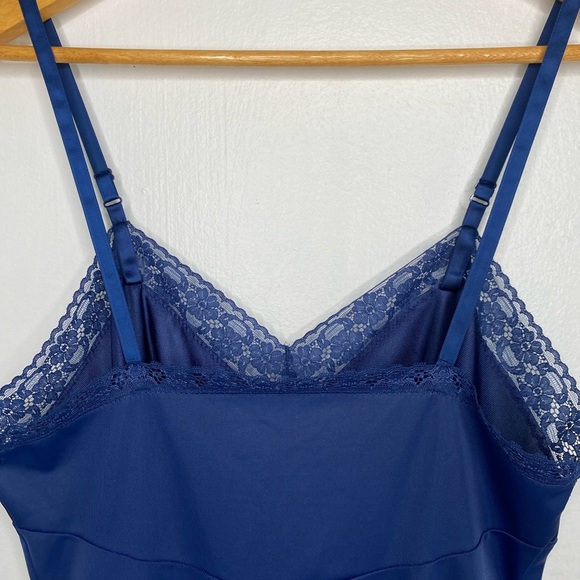Vanity fair Vintage Nylon and Lace Full Slip Midi Navy Blue Size M Pin up Retro - Picture 9 of 9